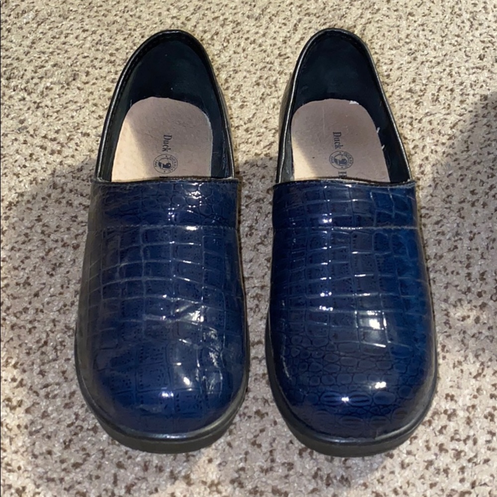 Navy dress shoes
